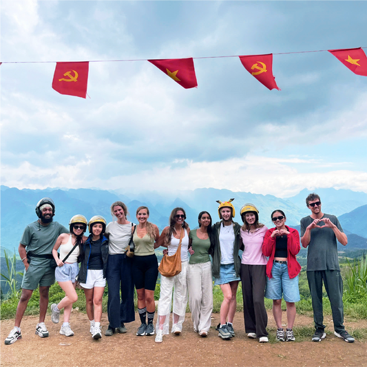 HA GIANG TRIP (DRIVER AND DORM & CABIN BUS 2 WAYS)