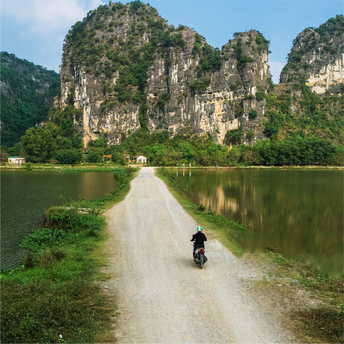 Ninh Binh Tour (1 Day Trip)