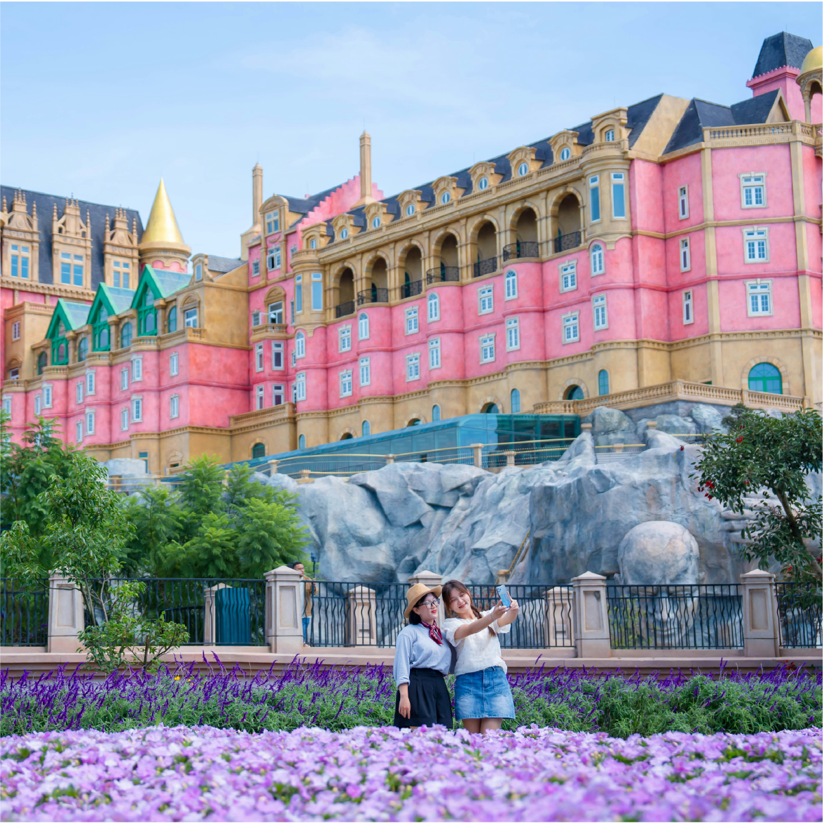 Ba Na Hills Tour 🚌 1-Day Mountain Trip from Da Nang