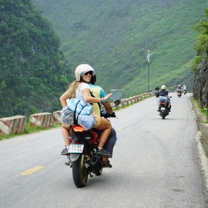 HA GIANG TRIP (DRIVER AND DORM & CABIN BUS 2 WAYS)